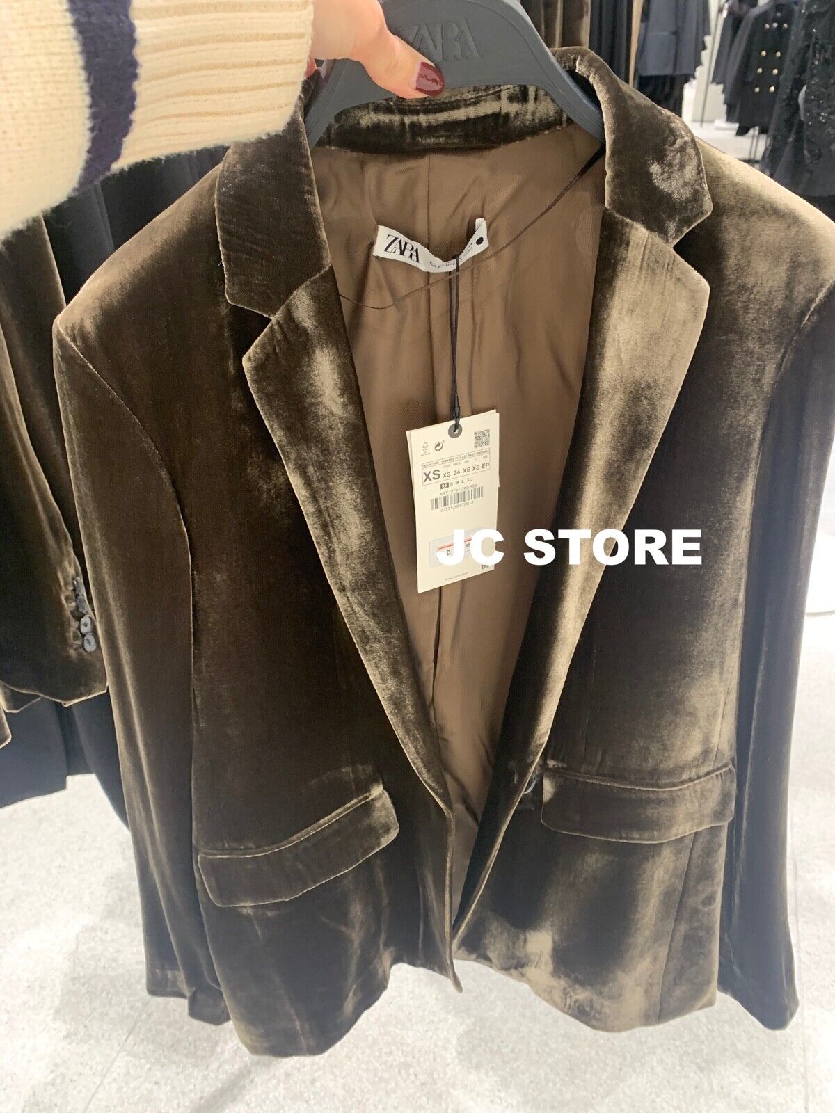 ZARA WOMAN VELVET BLAZER - LIMITED EDITION ALL SIZES REF. DARK OLIVE | 2731/289 ZARA WOMAN VELVET BLAZER - LIMITED EDITION ALL SIZES REF. DARK OLIVE | 2731/289