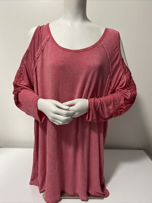 NWT Love Fire Women's Scoop Neck Lace Detail Cold Shoulder Long Sleeve Tee 2X