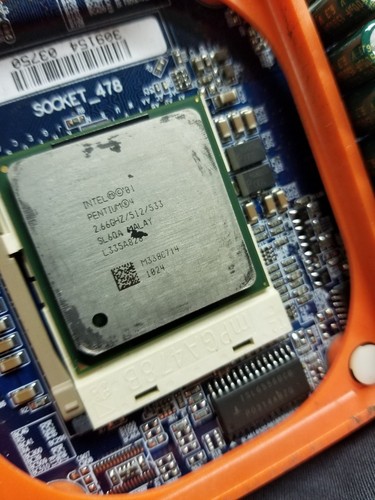 Motherboard Gigabyte GA-8IG1000MK Socket 478 with P4 2.66GHz, RAM, I/O Shield HS