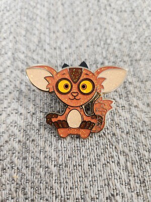 Amped Aye Aye | Veefriends Road To Veecon SHIMMER Pin |Limited Edition/99