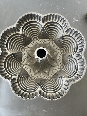 NORDIC WARE BUNDT  BRAND FIESTA PARTY 9 cup heavy cast PAN  MADE IN USA