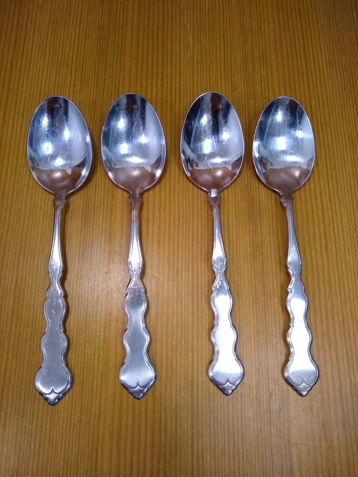 (4) Oneida HH VALERIE Distinction Deluxe Stainless 6-3/4