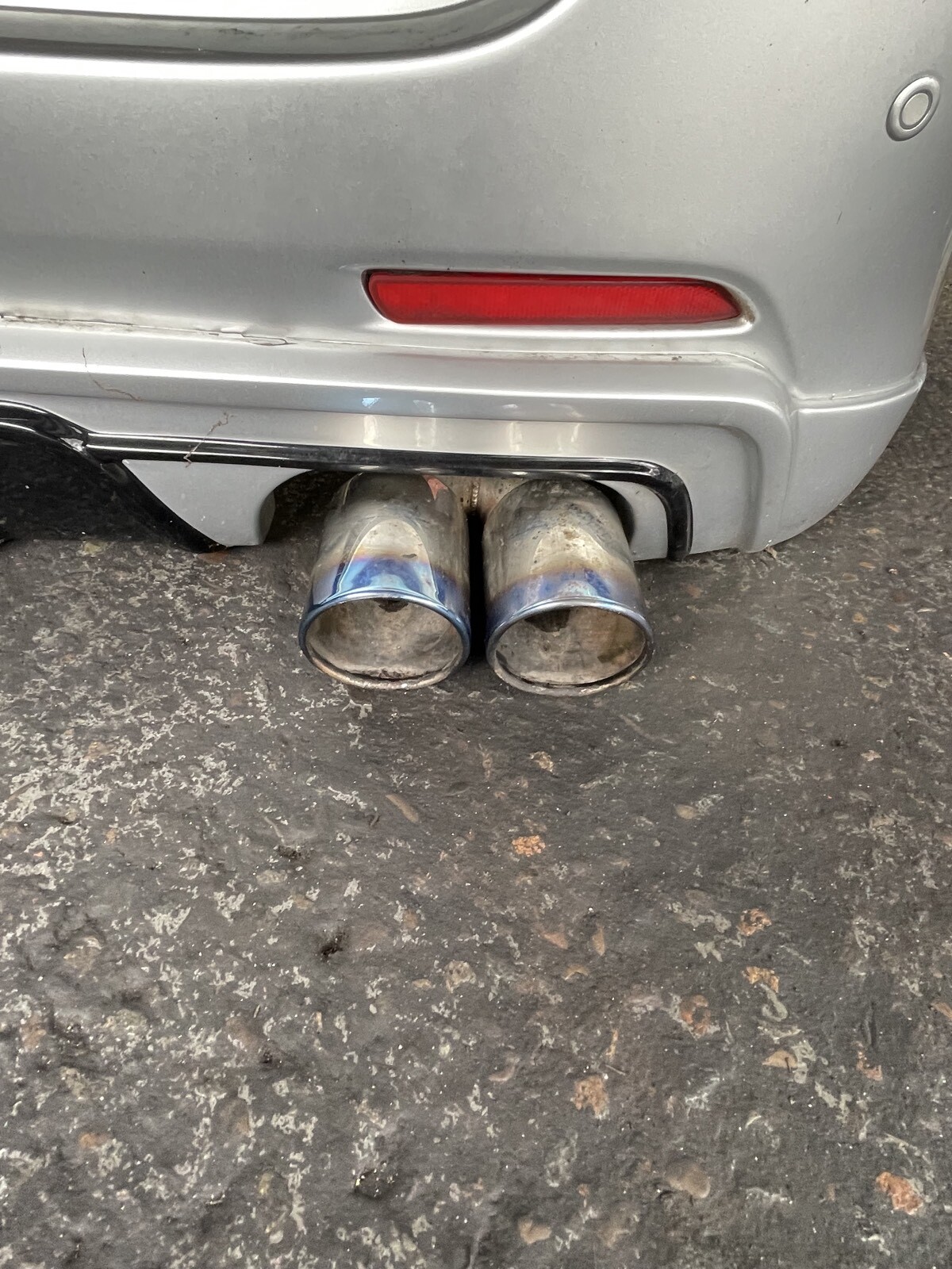 TOYOTA ALPHARD/ VELLFIRE GGH20 AFTERMARKET REAR BAR WITH EXHAUSTS - thumbnail 3