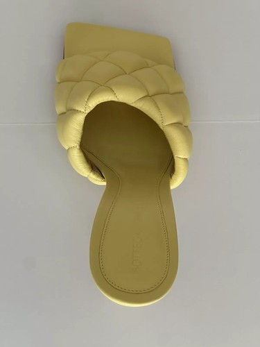 Pre-owned Bottega Veneta $1200  Butterscotch Leather Mules 8 Us (38 Euro) 592015 It