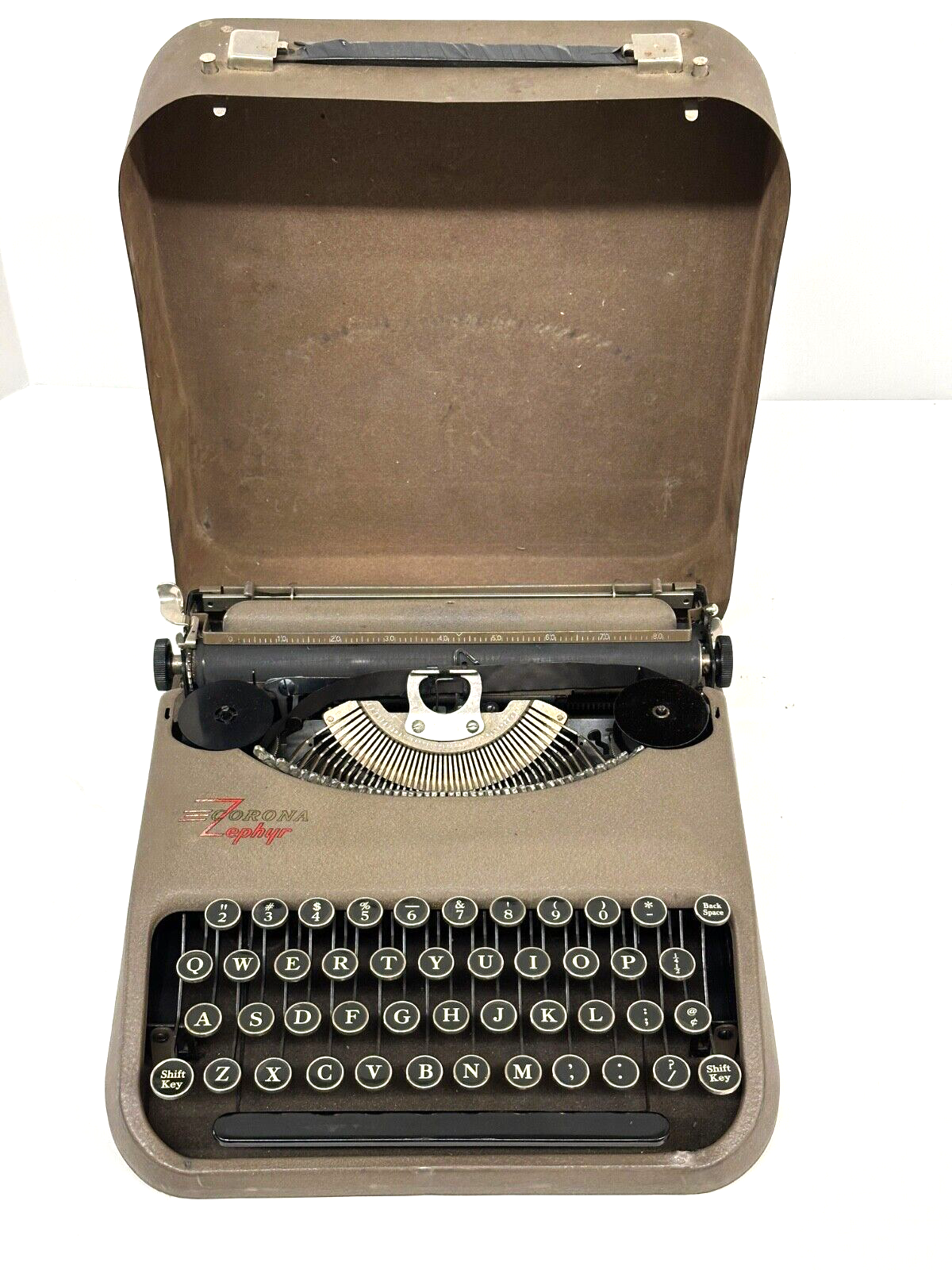 1930s Vintage Smith Corona Zephyr Ultraportable Typewriter Only 3” Tall 1930s Vintage Smith Corona Zephyr Ultraportable Typewriter Only 3” Tall