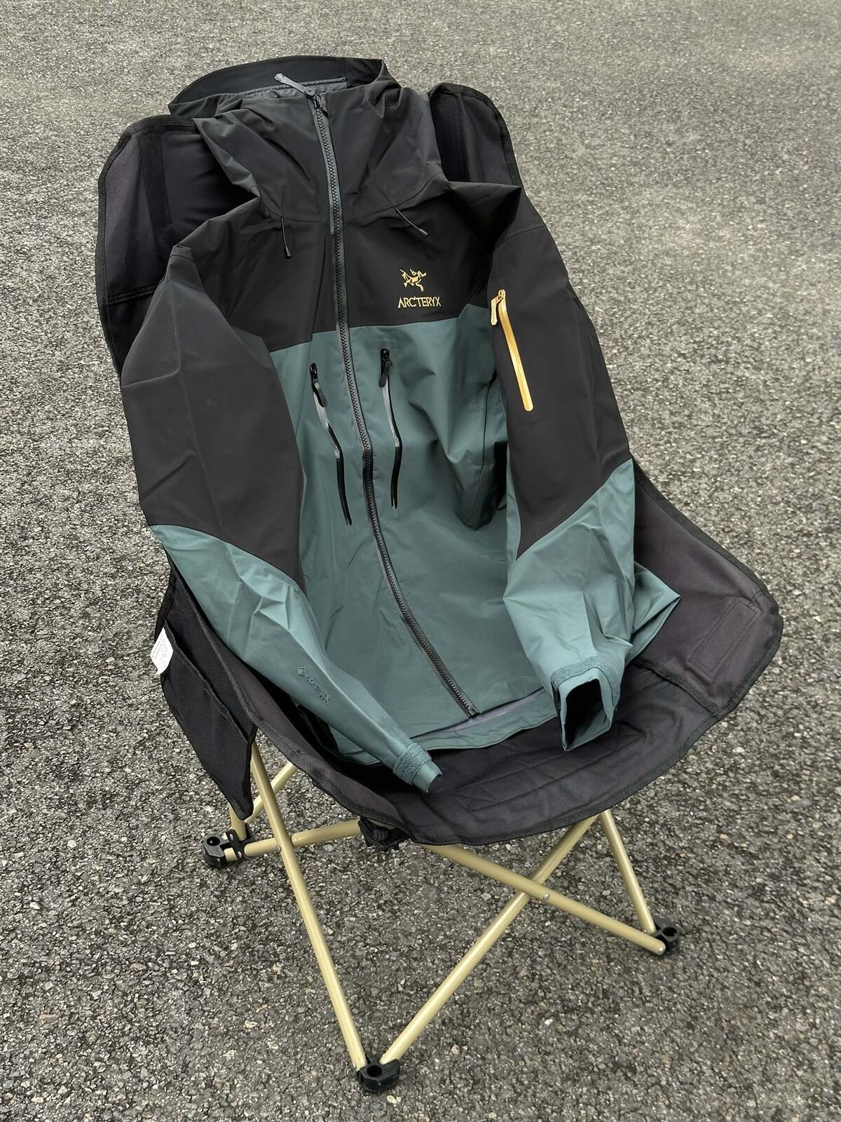 Arc'teryx Men's Alpha SV7 Green Black Gold Jacket IVORY Arc'teryx Men's Alpha SV7 Green Black Gold Jacket IVORY
