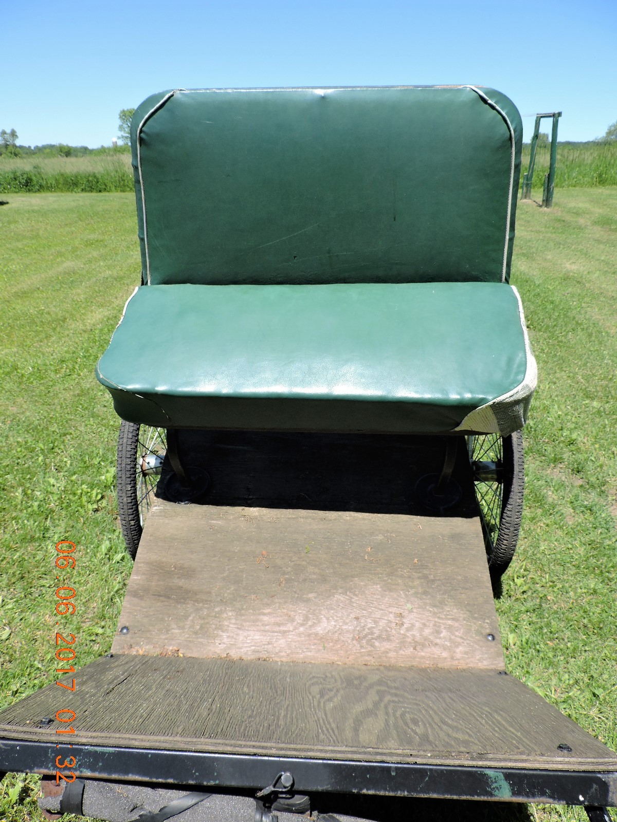 Superior  Coach Horse Cart   Bicycle Wheels   Green Seat