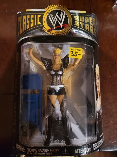 ルナ・バション　フィギュア　WWE　WWF　プロレス WWE WWF Rare LUNA VACHON Classic Superstars 13 Jakks Pacific