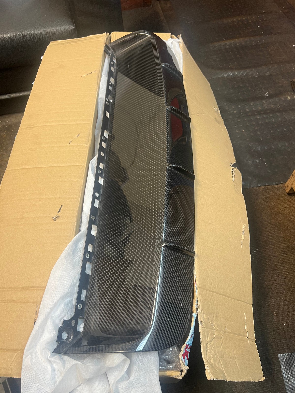 Porsche Cayenne 9Y0 OEM Carbon Rear Diffuser 9Y0807834 Genuine NEW (Bumper)