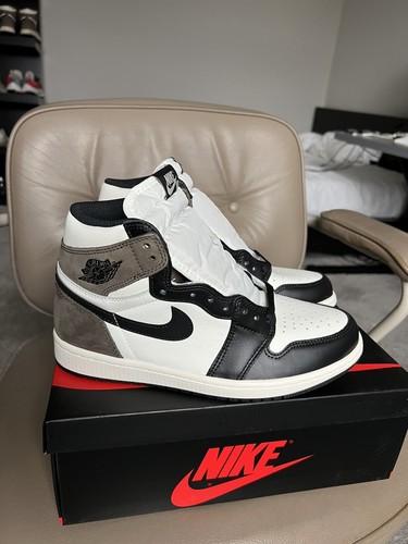 JORDAN SIZE 8- JORDAN 1 RETRO OG HIGH DARK MOCHA 555088-105 (2020)