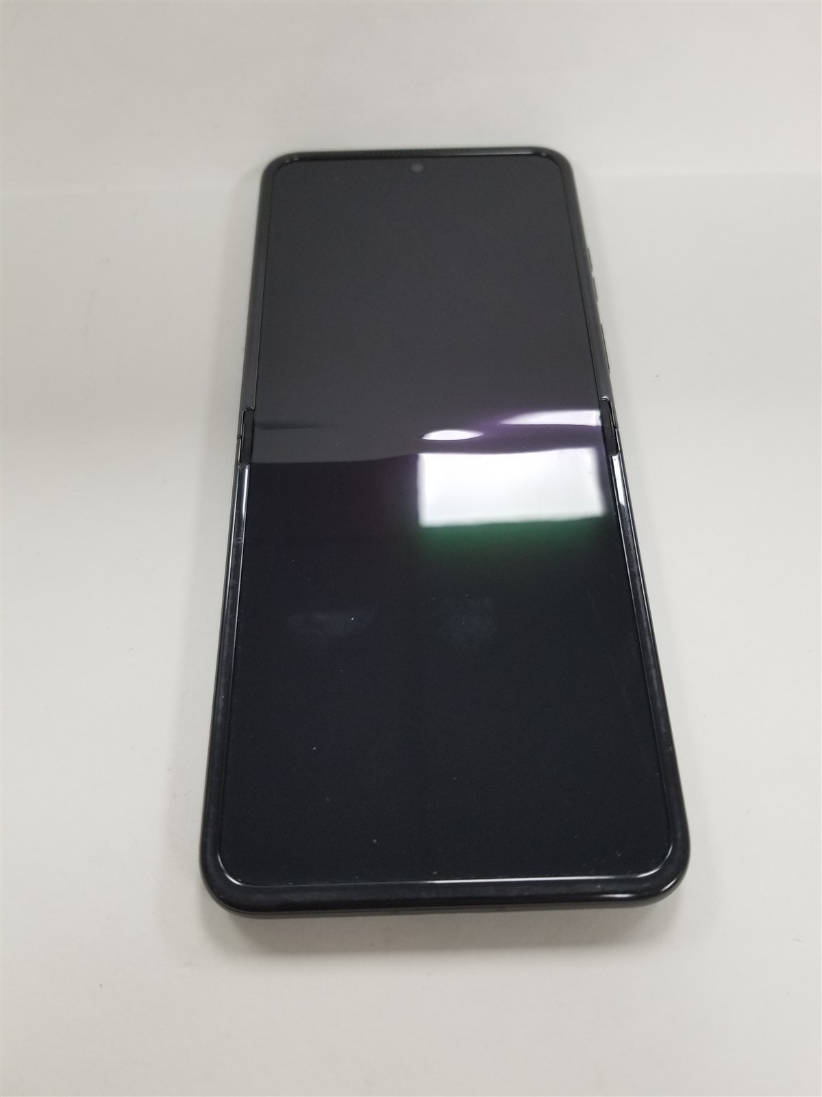Motorola Razr 2024 256GB Gray XT2453-3 (Unlocked) Fully Functional DF3397