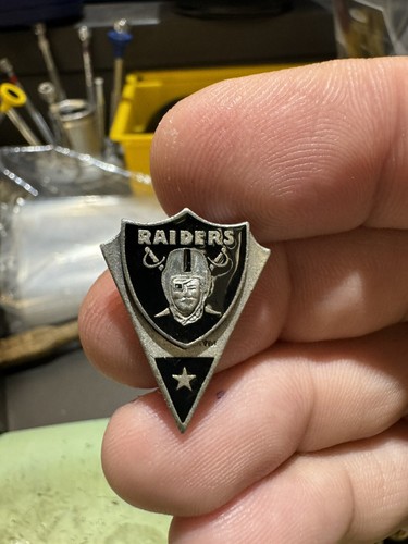 Las Vegas Raiders / Oakland Raiders VINTAGE Pennant Style
