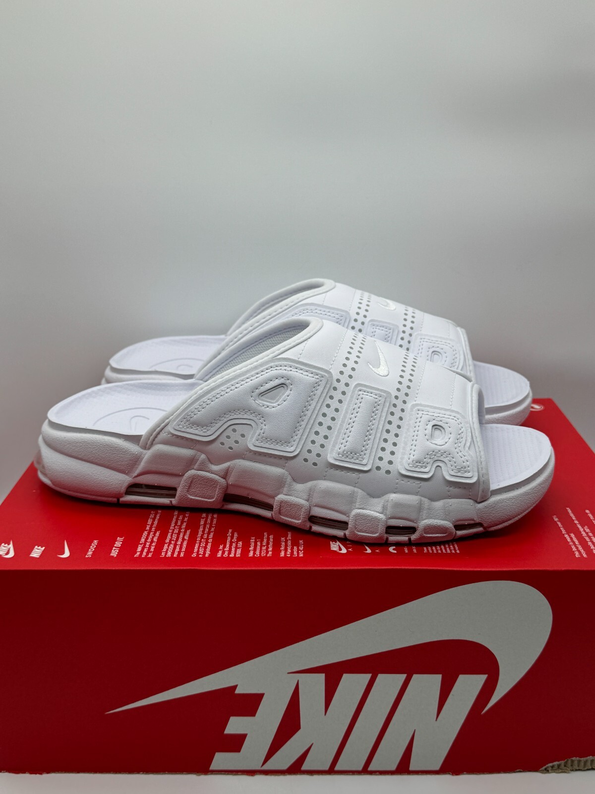 Nike Mens Air More Uptempo Slide Sandals White SZ 10 NEW Nike Mens Air More Uptempo Slide Sandals White SZ 10 NEW