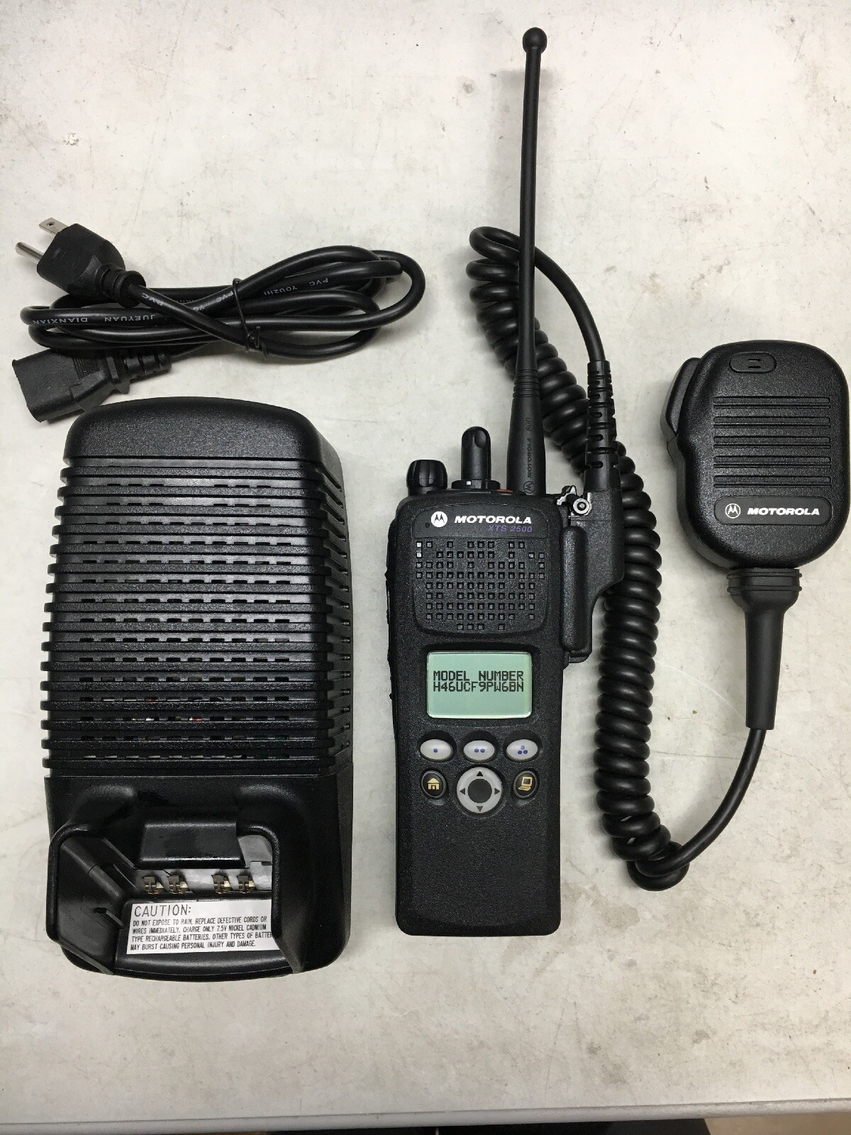 Motorola XTS2500 II 700 800mhz P25 Digital Radio
