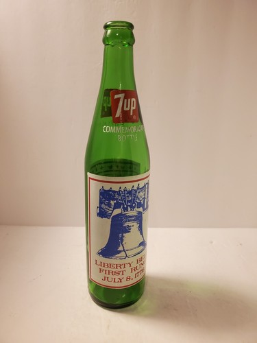 Vintage 7Up Commemorative Bottle United States Bicentennial Green Liberty Bell