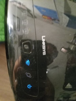  Linksys E1000 300 Mbps 4-Port 10/100 Wireless N Router TESTED   
