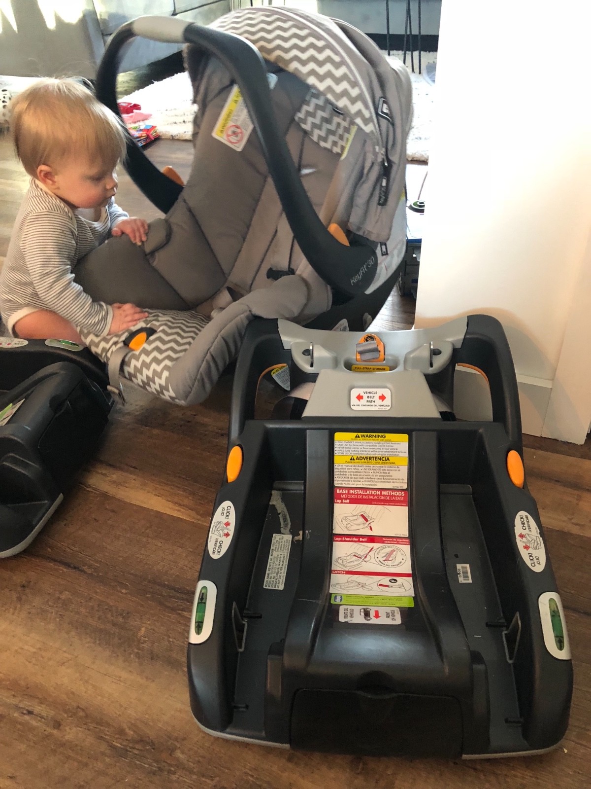 Chicco KeyFit 30 Magic Infant Car Seat Singapore Gray Zigzag