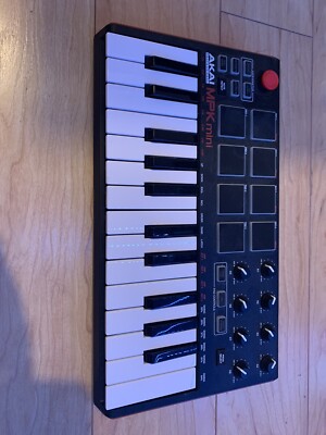 Akai MPK Mini MK3 25-Key Compact Studio USB Keyboard & Pad Controller