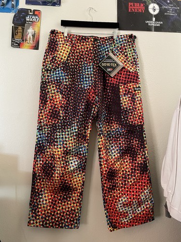 Supreme GORE-TEX PACLITE® Cargo Pant Supreme GORE-TEX PACLITE Cargo Pant (SS23) - $238