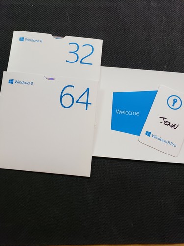 Microsoft  Windows 8 Pro (1 PC License) includes 32-bit / 64-bit Install Disks