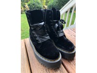 jadon dr martens size 5