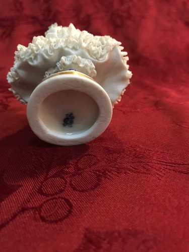 Aelteste Volkstedter Porcelain Lace Figurine Girl With Bouquet