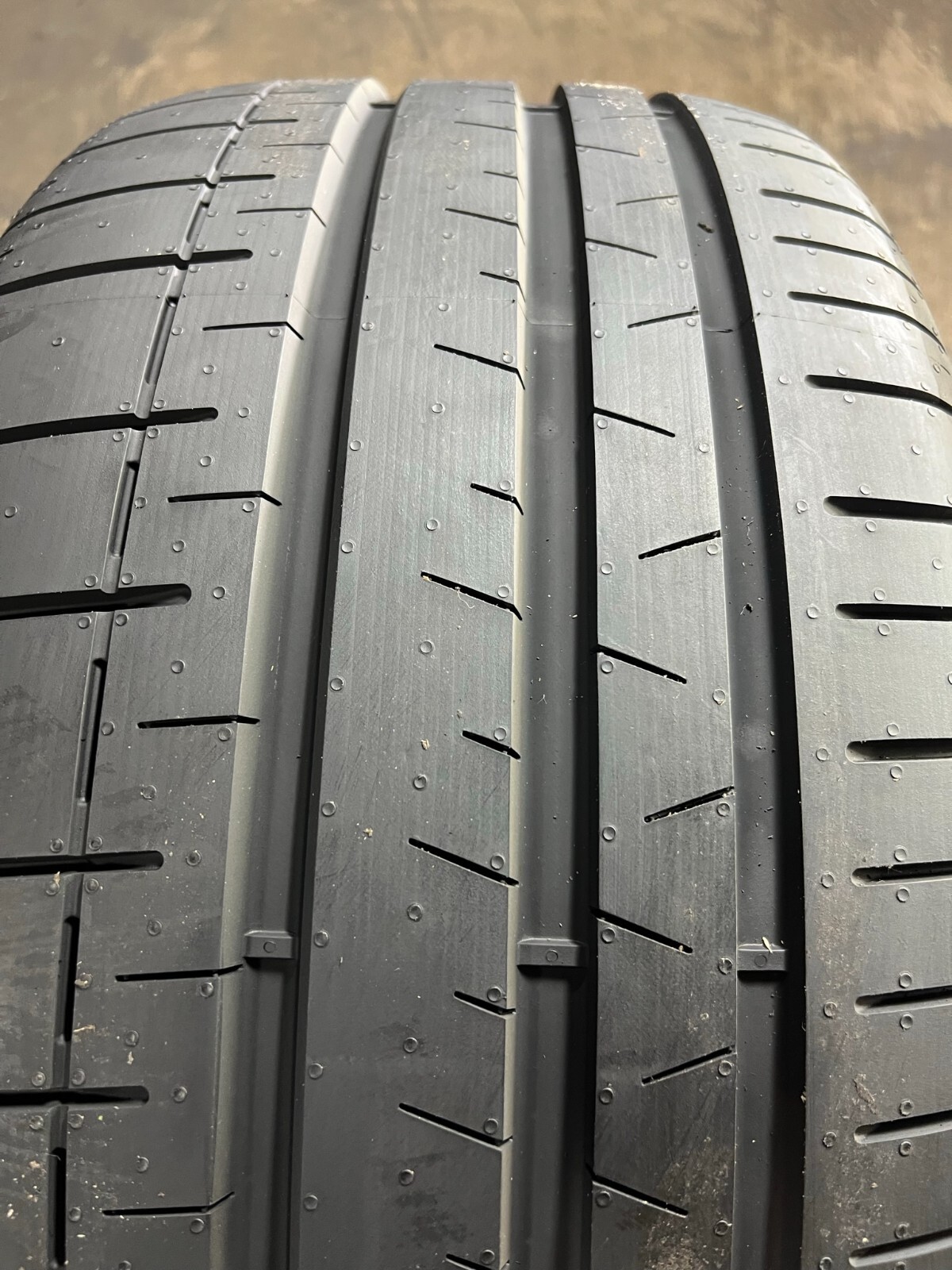 Set of 2 New 265/40ZR19 Pirelli P Zero Corsa PZC4 - 98Y Set of 2 New 265/40ZR19 Pirelli P Zero Corsa PZC4 - 98Y