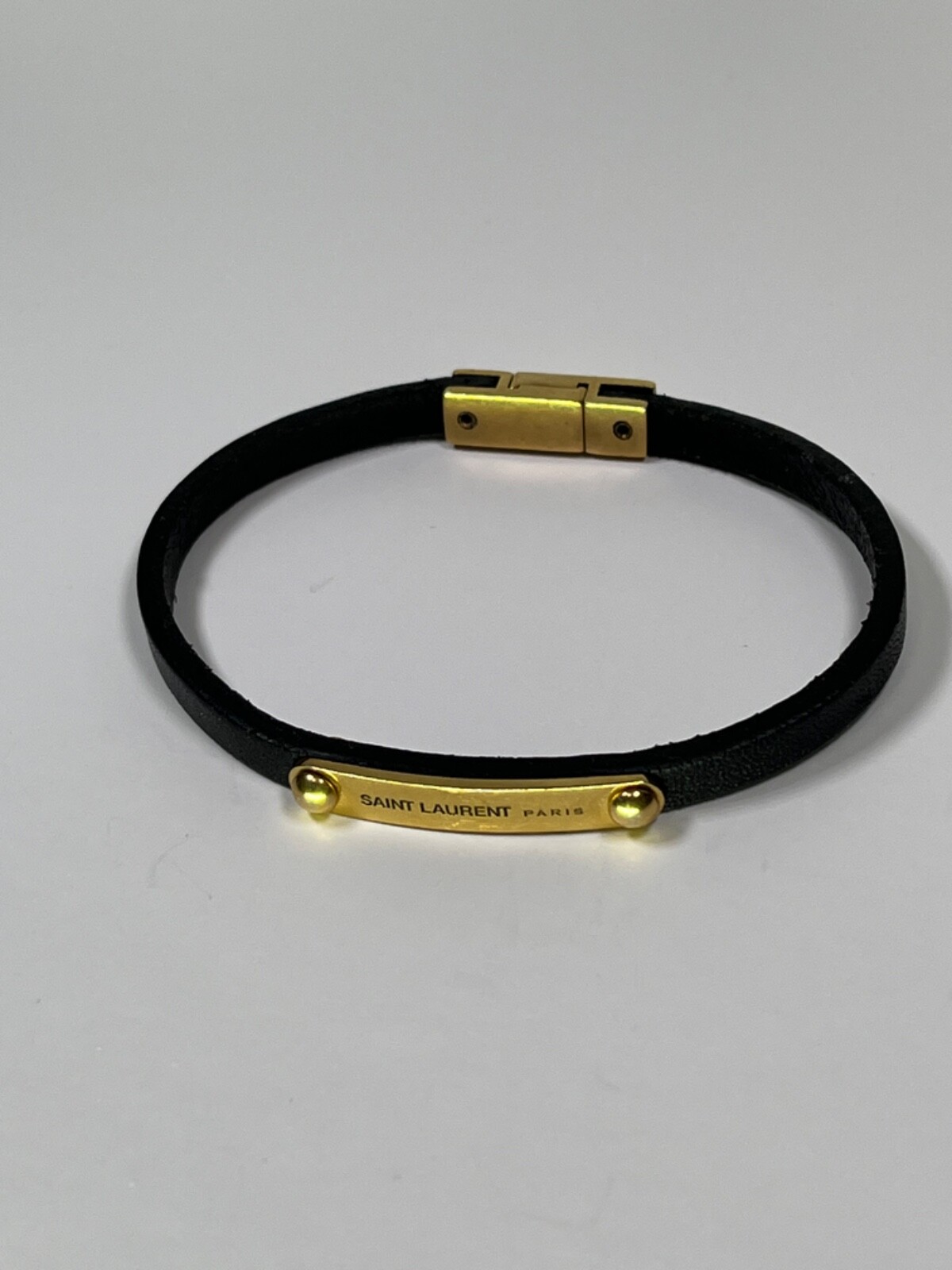 ★大人アイテム【SAINT LAURENT】BRACELET IDプレート レザー SAINT LAURENT】IDプレート レザーブレスレット (Saint Laurent