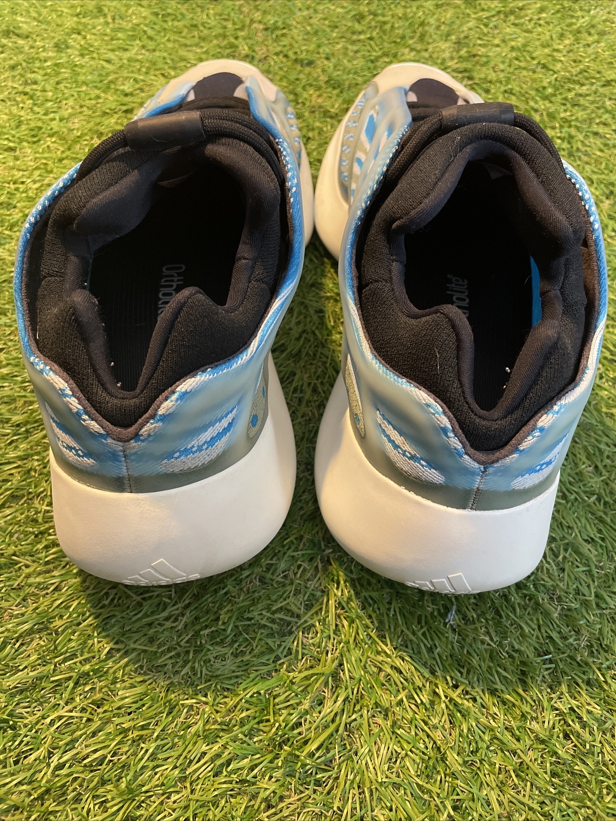 yeezy 700 v3 size 12