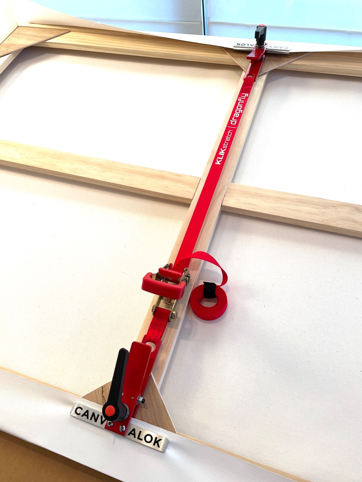 KLIKstretch DRAGONFLY Professional Canvas Stretching System by CANVALOK