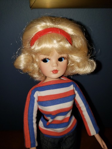 Danbury Mint Sindy Weekender full body porcelain doll