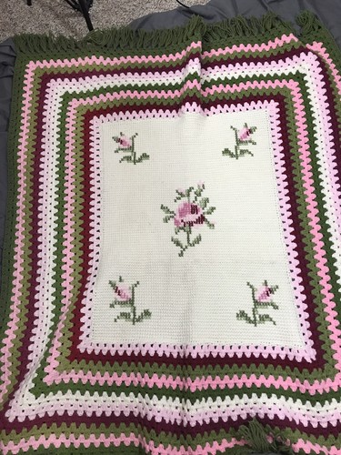 Vintage Hygge Crochet Floral Rose Afghan Throw Blanket w/Fringe 40