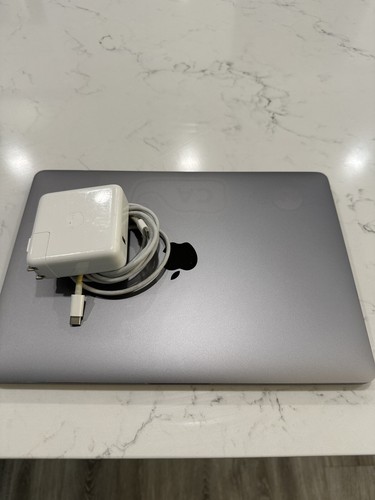 Apple MacBook Pro 2017シルバー 充電器付き Apple MacBook Pro Retina 13