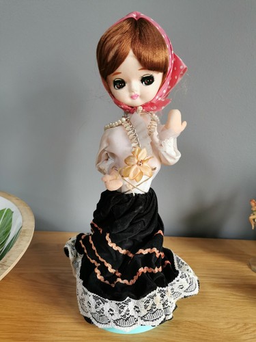 Sakura Doll 70s Japanese Vintage Toy Village Girl with Fuji