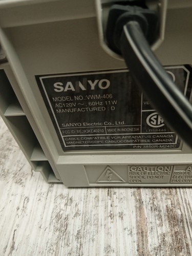 Sanyo VWM-406 VHS Player Recorder 4-Head VCR No Remote Working Cables & Tape
