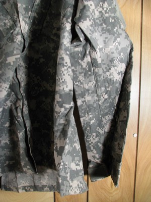 US Military NWT BDU Uniform Digital Desert Camo Combat Coat  Size M Reg