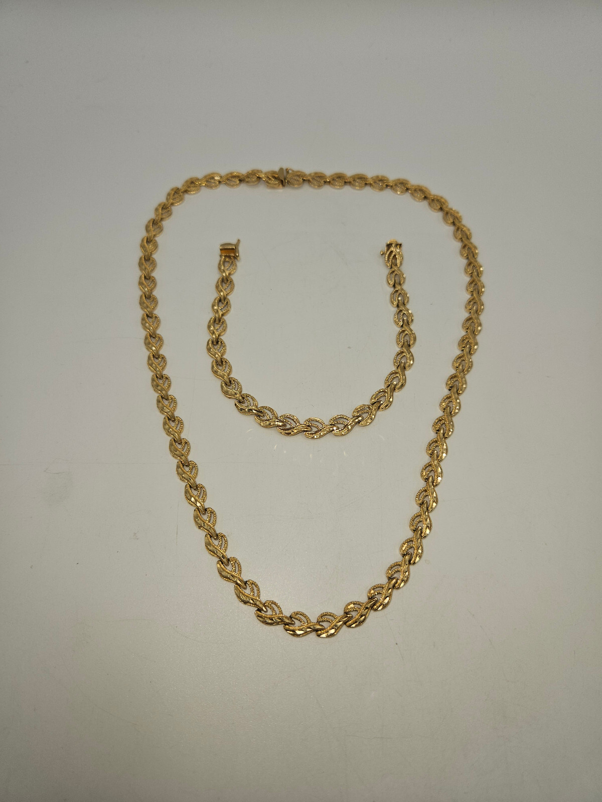 🌟 Vintage Art's Elegance AE 14K Solid Yellow Gold Bracelet