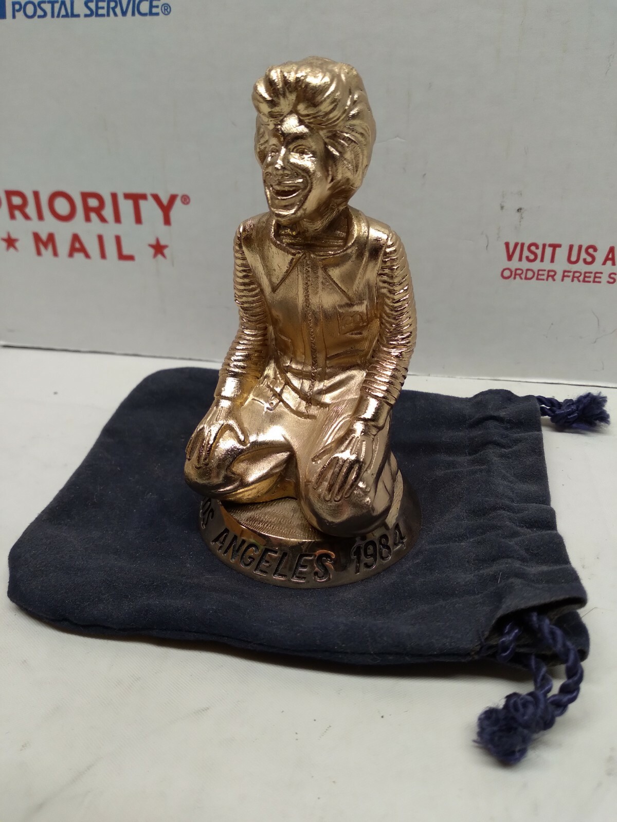 VERY RARE GOLD PLATED RONALD McDONALD STATUE SETMAKERS 1984 LOS