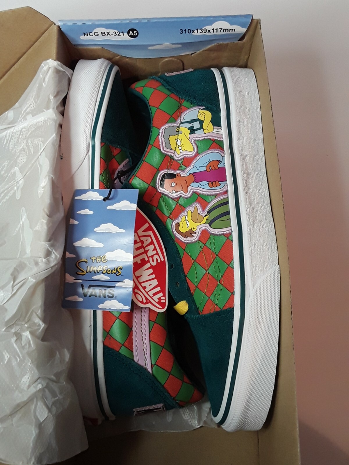 moe's tavern shoes