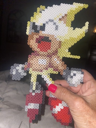 Perler Sonic The Hedgehog Bastelset – 2000 Perlen, 7 Projekte, Mit Stecktafeln Und Bügelpapier