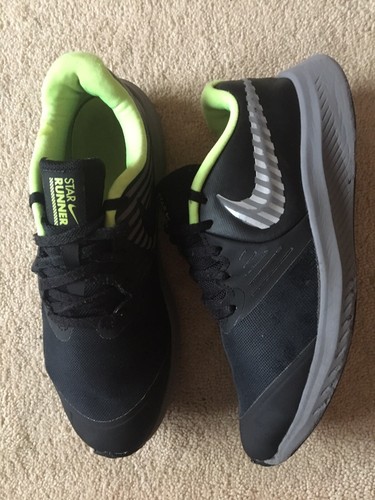 all black nike trainers size 5