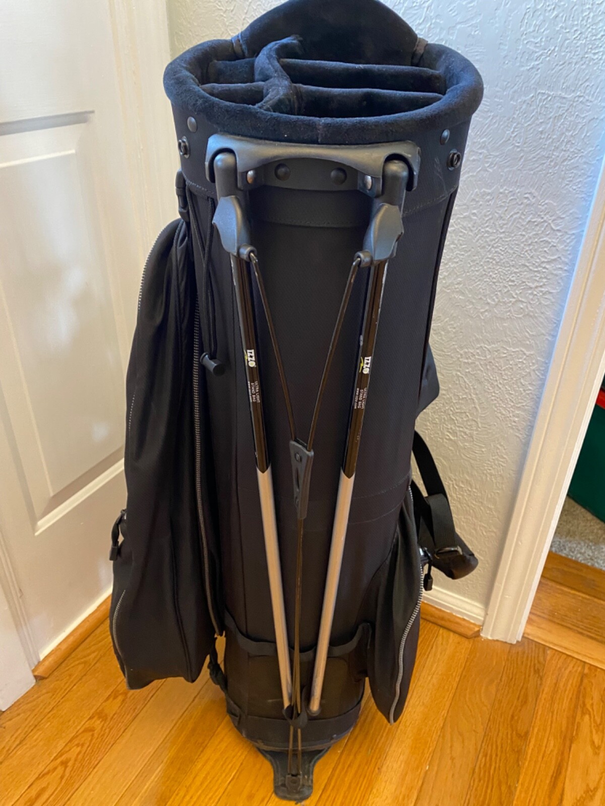 IZZO Z-Lite - Light Weight Carry Golf Bag Black 7 Way Divider Stand