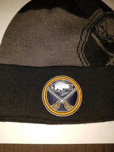NHL Buffalo Sabres Hat Knitt Winter Tabogan Winter New Without Tags