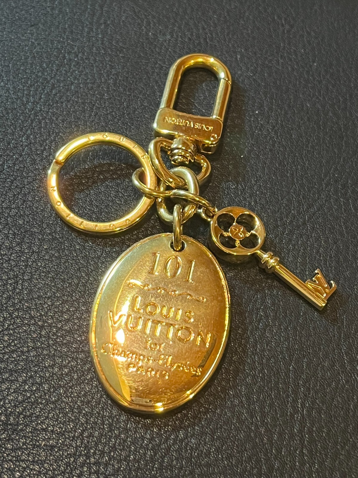 LOUIS VUITTON Key ring holder Bag Charm Gold Porto Cle LOUIS VUITTON Key ring holder Bag Charm Gold Porto Cle
