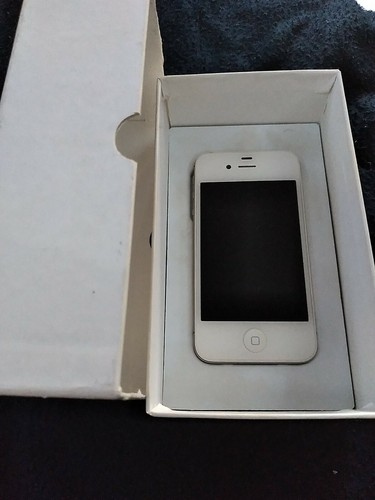 Apple iPhone 4S ホワイト 本体 箱付き iPhone 4 Box Only With Paperwork Original Apple iPhone 4