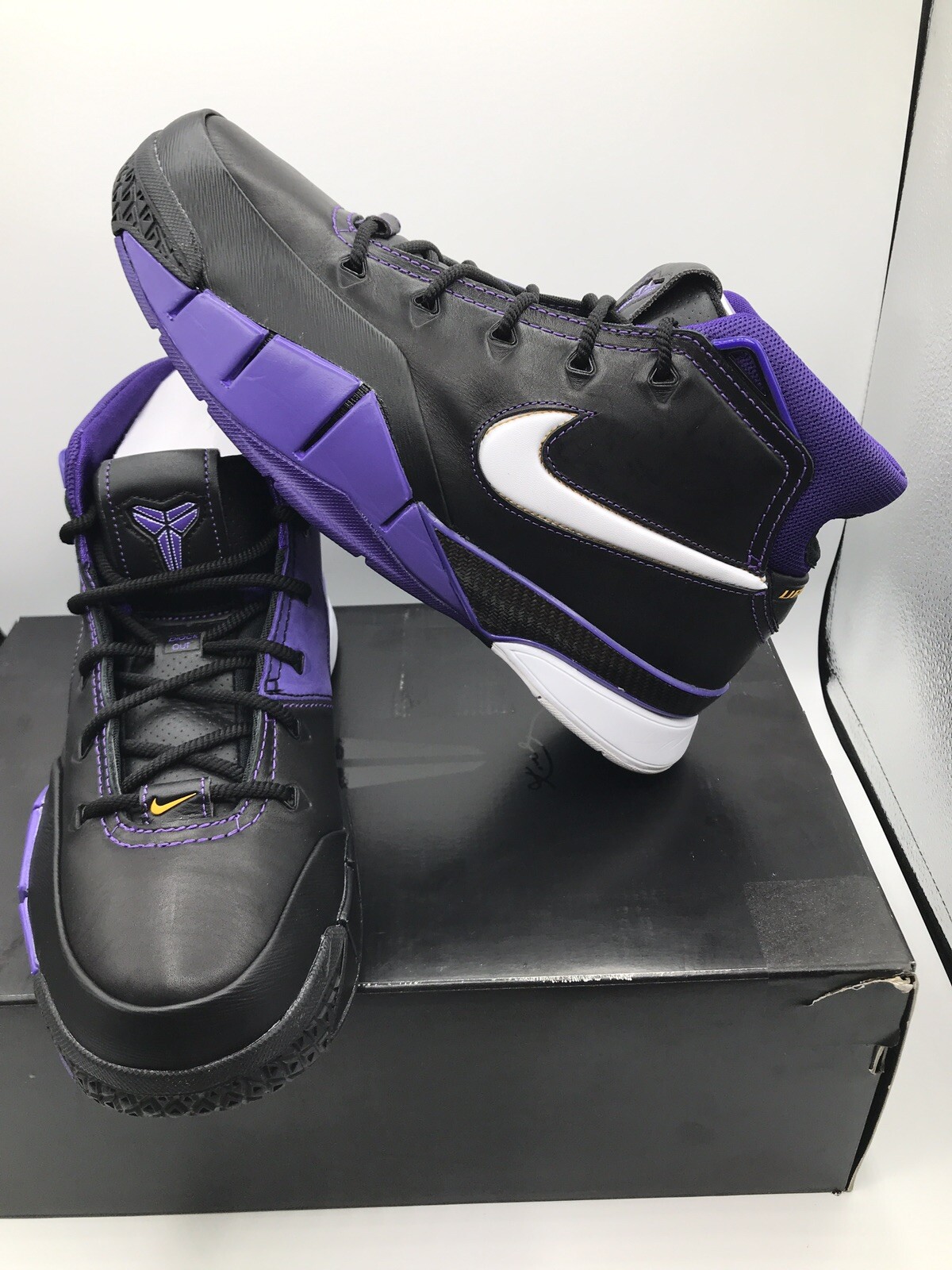 NIKE MEN'S ZOOM KOBE 1 PROTRO SIZE 7.5 