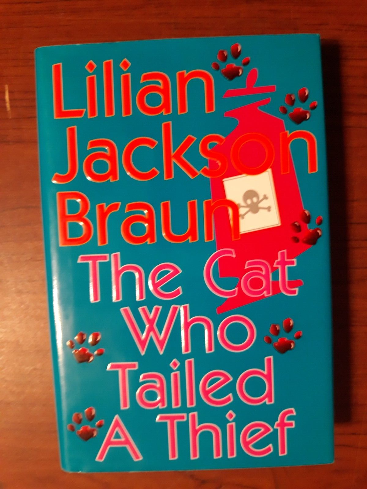 特撮 The Cat Who Tailed a Thief (Cat Who...) Amazon.com: The Cat Who Tailed a Thief: 9780399142109: Braun