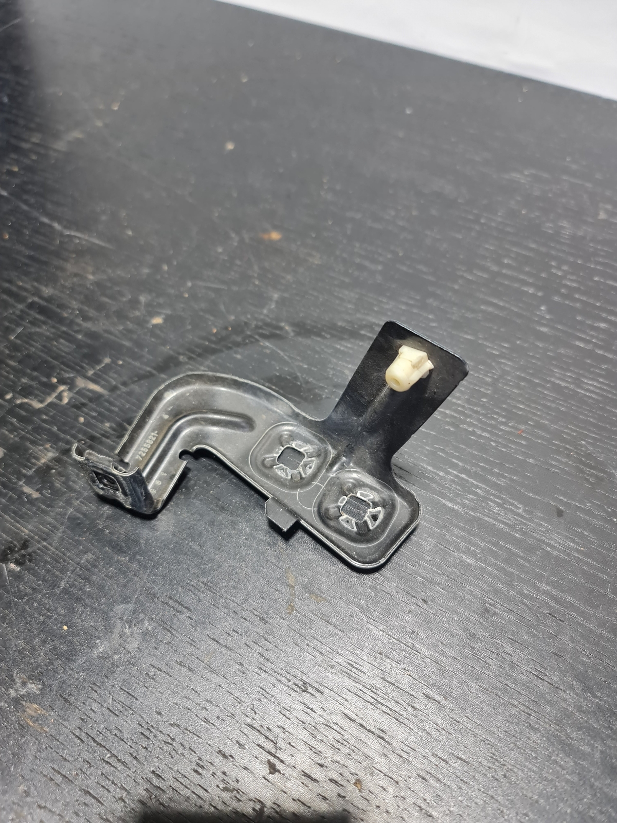 0 Bmw F80 M3 3 SERIES LEFT GUARD BRACKET 7255821 image 3