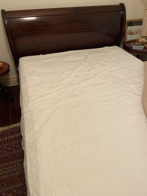 Solid wood Queen bed | Beds | Gumtree Australia Stirling 