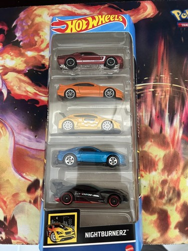 Hot Wheels 29 台セット Amazon.com: Hot Wheels Car Culture Circuit Legends Vehicles